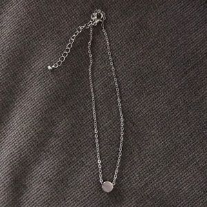 Silver chocker